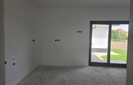 Casa 2 camere, 120 mp -7.8 ari teren . Lazuri