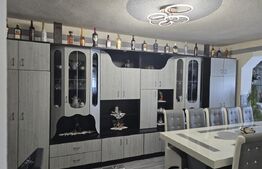 Apartament de vanzare, cu 3 camere, 81.,6 mp, zona Closca