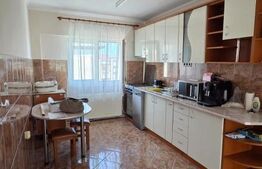 Apartament de vanzare, cu 4 camere, decomandat, 84mp, zona Micro 16