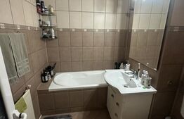 Apartament de vanzare, cu 4 camere, decomandat, 84mp, zona Micro 16