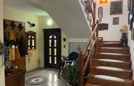 Casa de vanzare, cu 4 camere, 140 mp, zona Strada Dara