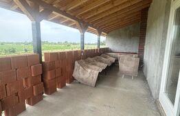 Casa la roșu 3 camere, 142mp, 585 mp teren, zona Cionchesti 