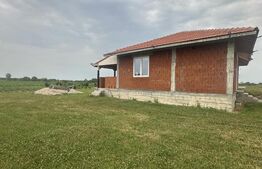Casa la roșu 3 camere, 142mp, 585 mp teren, zona Cionchesti 
