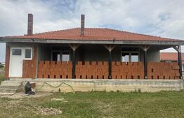 Casa la roșu 3 camere, 142mp, 585 mp teren, zona Cionchesti 