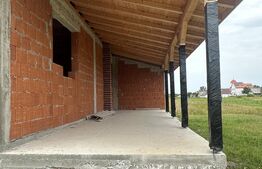 Casa la roșu 3 camere, 142 mp, 592 mp, teren, zona Cionchesti 