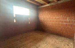 Casa la roșu 3 camere, 142 mp, 592 mp, teren, zona Cionchesti 