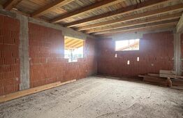 Casa la roșu 3 camere, 142 mp, 592 mp, teren, zona Cionchesti 