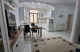 Apartament de vanzare, cu 3 camere, 116 mp, zona semicentrala