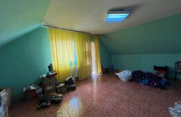 Casa de vanzare, cu 2 camere, zona cu vad comercial. 