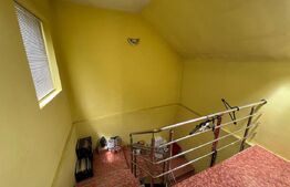 Casa de vanzare, cu 2 camere, zona cu vad comercial. 