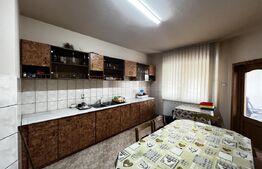 Casa de vanzare in Lazuri, ideala si pentru investitii