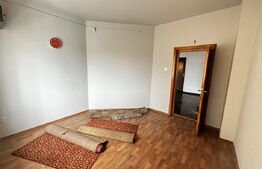 Casa de vanzare in Lazuri, ideala si pentru investitii