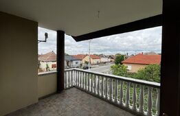 Casa de vanzare in Lazuri, ideala si pentru investitii