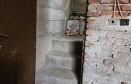 Casă de vanzare, 37 mp utili/nivel, teren 500 mp, zona Bercu Roșu