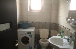 De vanzare casa 4 camere , 9 ari teren , intrare în  Paulesti