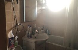  apartament de vanzare, cu 3 camere, 87 mp, zona Centrala