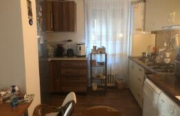  apartament de vanzare, cu 3 camere, 87 mp, zona Centrala