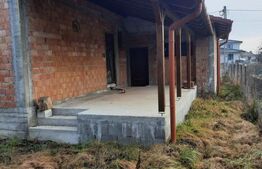 Casă la roșu de vânzare 242mp construiti, 500 mp teren – Păulești