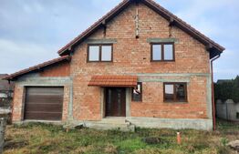 Casă la roșu de vânzare 242mp construiti, 500 mp teren – Păulești