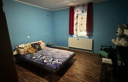 Casa de vanzare, 265 mp, zona Boghis