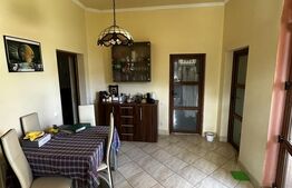 Casa de vanzare 4 camere, 120 mp, Zona Piata Mare