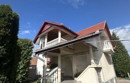 Casa de vanzare, 195 mp, 1100 mp teren, zona Lucian Blaga