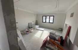 Casa 9 camere, 330 mp, 400 mp teren, zona Semicentrală