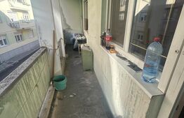 Apartament cu 3 camere, 60 mp, zona Centrala 