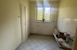 Apartament cu 3 camere, 60 mp, zona Centrala 