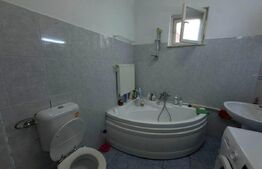 Casă spațioasă cu 2 corpuri , 300 mp– ideală pentru 2 familii – teren 776 mp