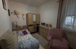 Casă spațioasă cu 2 corpuri , 300 mp– ideală pentru 2 familii – teren 776 mp
