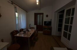 Casă spațioasă cu 2 corpuri , 300 mp– ideală pentru 2 familii – teren 776 mp