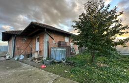 Casa de vanzare cu teren 15 ari - Zona Vetis