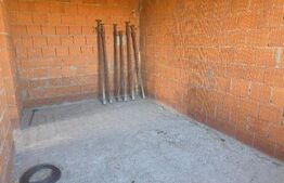 Casa la rosu, 4 camere, 145,31 mp utili, 715 mp teren, zona Martinesti