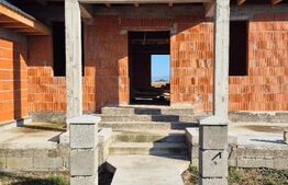 Casa la rosu de vanzare, 4 camere, 145,31 mp, 715 mp teren, zona Martinesti