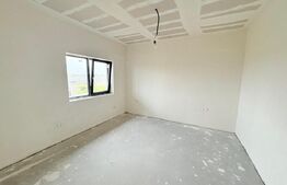 Casă de vânzare , 125 mp , teren 4,5 ari, zona Lazuri