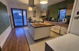 Vila superba de vanzare, 300 mp, teren 600 mp, Bercu Rosu
