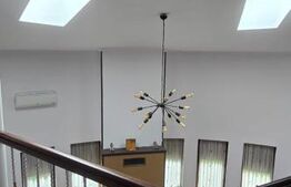 Casa de vanzare, 350 mp, zona Bercu Rosu