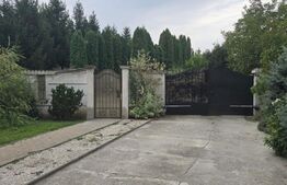 Casa de vanzare, 300 mp, teren 600 mp, zona Bercu Rosu