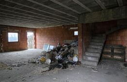 Casa la rosu, 191mp, teren 471mp. Viile satu Mare