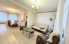 Casă de vânzare 239 mp, teren 5,6 ari,  zona Titulescu