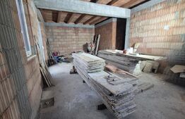 Casa cu 4 camere  semifinisata, 92 mp, teren 400 mp, in Vetis