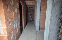 Casa cu 4 camere  semifinisata, 92 mp, teren 400 mp, in Vetis