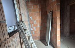 Casa cu 4 camere  semifinisata, 92 mp, teren 400 mp, in localitatea Vetis
