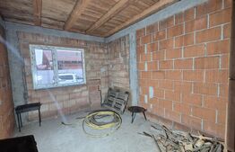 Casa cu 4 camere  semifinisata, 92 mp, teren 400 mp, in Vetis