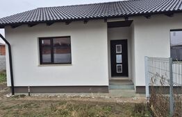 Casa cu 4 camere  semifinisata, 92 mp, teren 400 mp, in Vetis