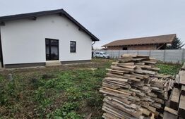 Casa cu 4 camere  semifinisata, 92 mp, teren 400 mp, in Vetis