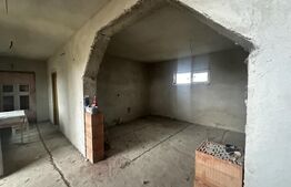 Casa de vanzare, 177 mp, teren 30 ari, zona Doba