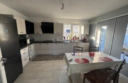 Casa de vanzare, 190 mp, teren 600 mp, zona Amatiului