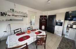 Casa de vanzare, 190 mp, teren 600 mp, zona Amatiului